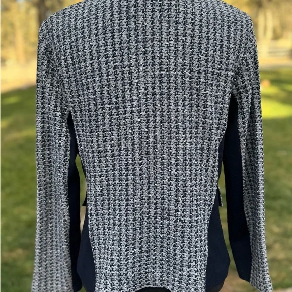 St. John Navy and White Tweed Blazer- EUC - Picture 4 of 11